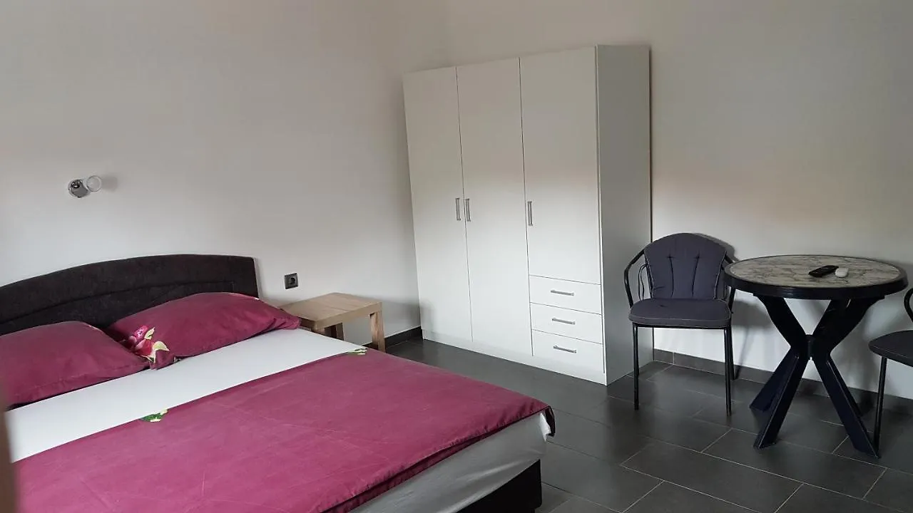 Apartments Star With Pool Biograd Na Moru